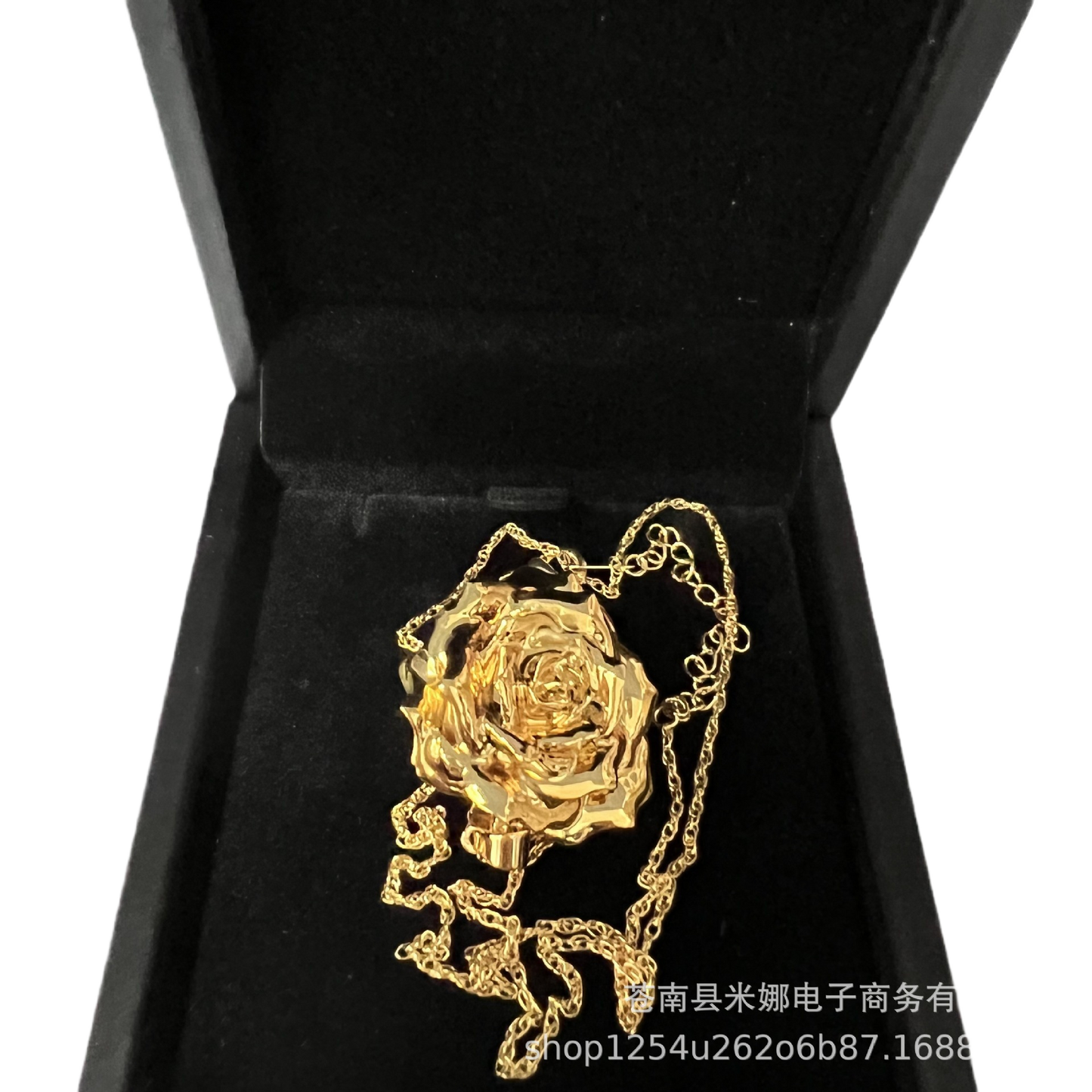 Gilded flower necklace handicraft