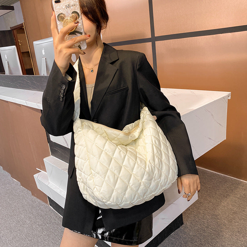 Down Jacket Bag Women's Bag 2025 New Simple Solid Color Tote Bag Autumn and Winter Diamond Large Capacity Casual Shoulder Bag